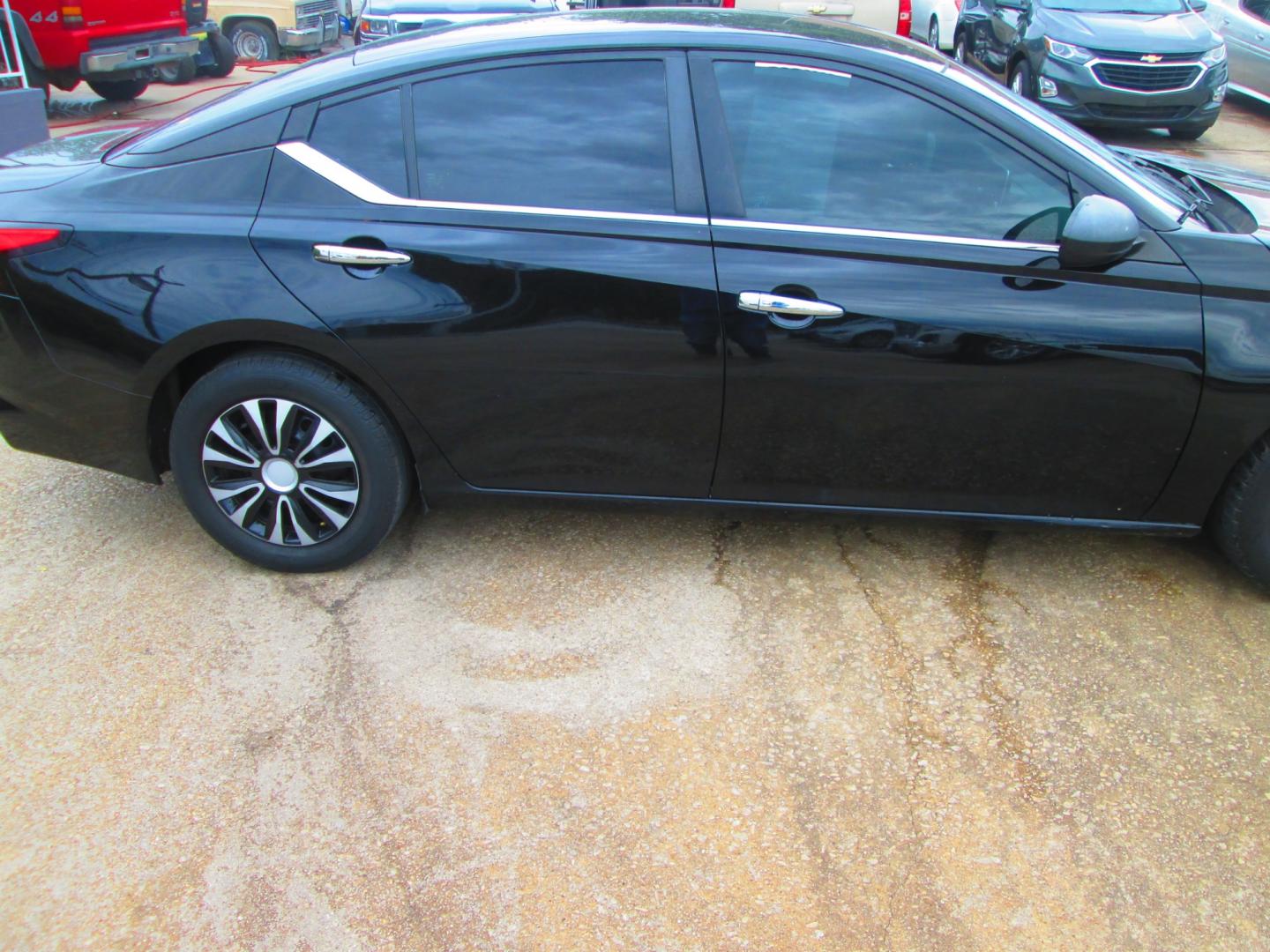 2020 BLACK /BLACK Nissan Altima (1N4BL4BV7LC) , located at 1815 NE 28th St., Fort Worth, TX, 76106, (817) 625-6251, 32.795582, -97.333069 - Photo#3